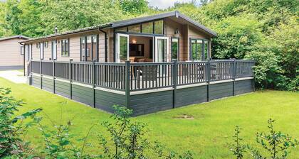 Netherfield Watersedge Lodge