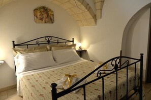 2 makuuhuonetta, silitysrauta/-lauta, ilmainen Wi-Fi, vuodevaatteet