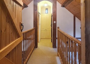 Interior - 2 bedroom accommodation in Pontyberem, Carmarthenshire (Pontyberem, Carmarthenshire)