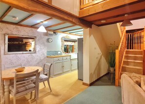 Interior - 2 bedroom accommodation in Pontyberem, Carmarthenshire (Pontyberem, Carmarthenshire)