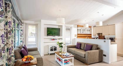 Carisbrooke Premier Lodge