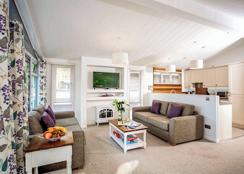 Carisbrooke Premier Lodge