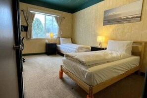 3 habitaciones, tabla de planchar con plancha y wifi gratis 