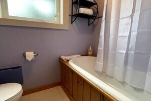 تجهيزات دش، مجففات شعر، مناشف، صابون