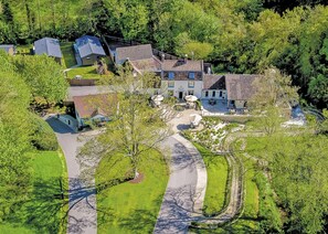 المنشأة من الخارج