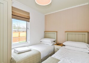 3 bedrooms, free WiFi - 3 bedroom accommodation in Cheddar (Cheddar)