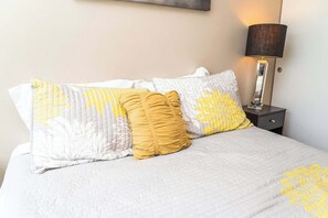 4 habitaciones, tabla de planchar con plancha, cuna de viaje y wifi