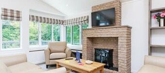 Hartfield Watersedge Lodge