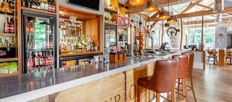 Hartfield Watersedge Lodge