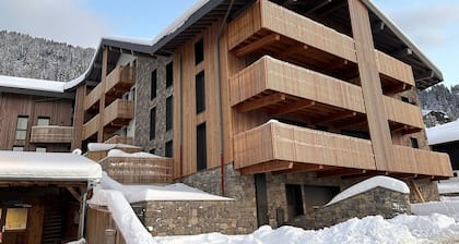5-room apartment at slopes for 8 pers, with parking and WiFi