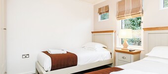 Glastonbury Lodge Premier