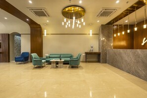 Reception - Sunday Hotel Vadodara (Vadodara)