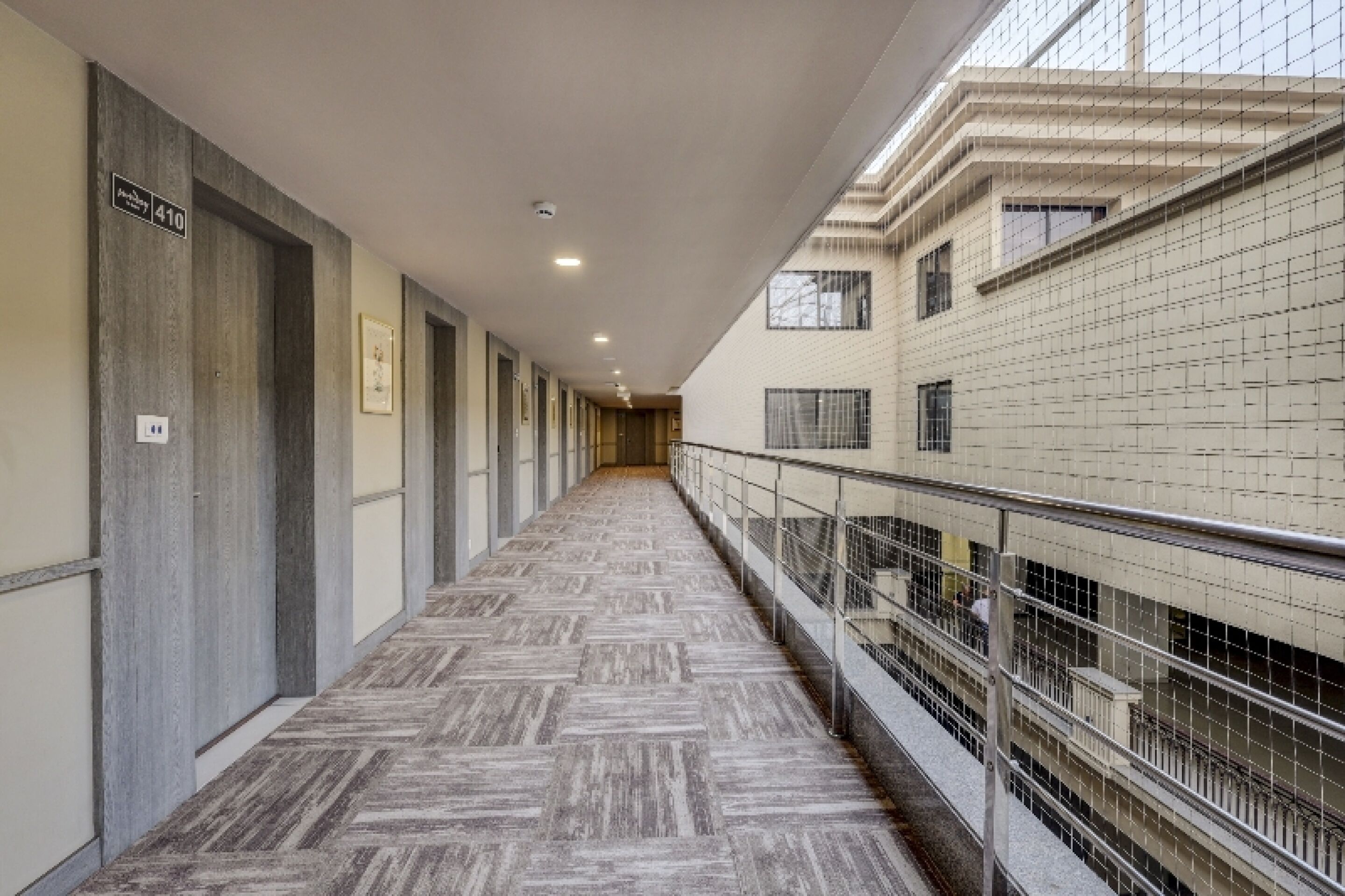 المنشأة من الخارج