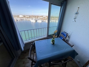Dining - Studio Cabin with Parking, Pets Allowed, Port View (Cap d'Agde)