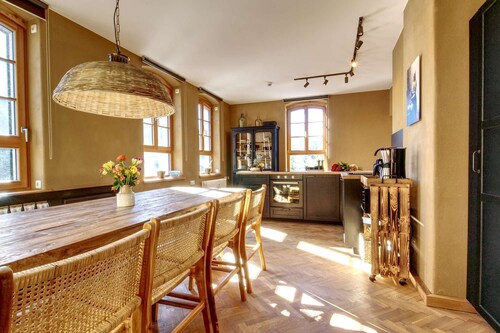 Spacious vacation apartment with 3.5 bedrooms in an old town hall