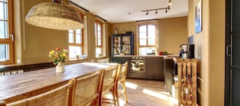 Spacious vacation apartment with 3.5 bedrooms in an old town hall