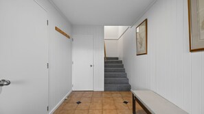 Interior - Magic on Malaghan with Lake Views (Queenstown)