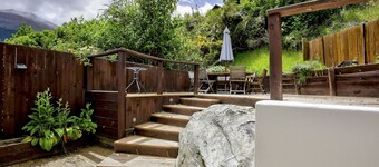 Magic on Malaghan with Lake Views