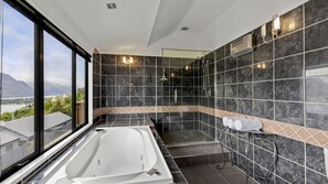 Een douche, een haardroger, handdoeken