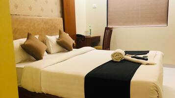 Deluxe Room | Desk, free WiFi, bed sheets