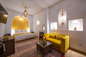 Junior Double or Twin Room | In-room safe, desk, laptop workspace, blackout drapes - Riad la clé d'or (Marrakech)