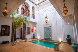 Indoor pool, 2 outdoor pools