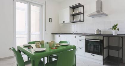 Bright & Central Apartment 5 min from the station