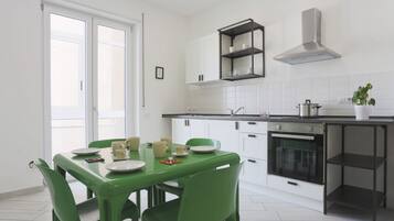 Four, plaque de cuisson, grille-pain