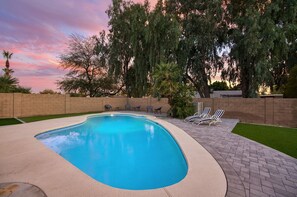 A heated pool - Stunning Newly Renovated Home w/ Heated Pool (Scottsdale)