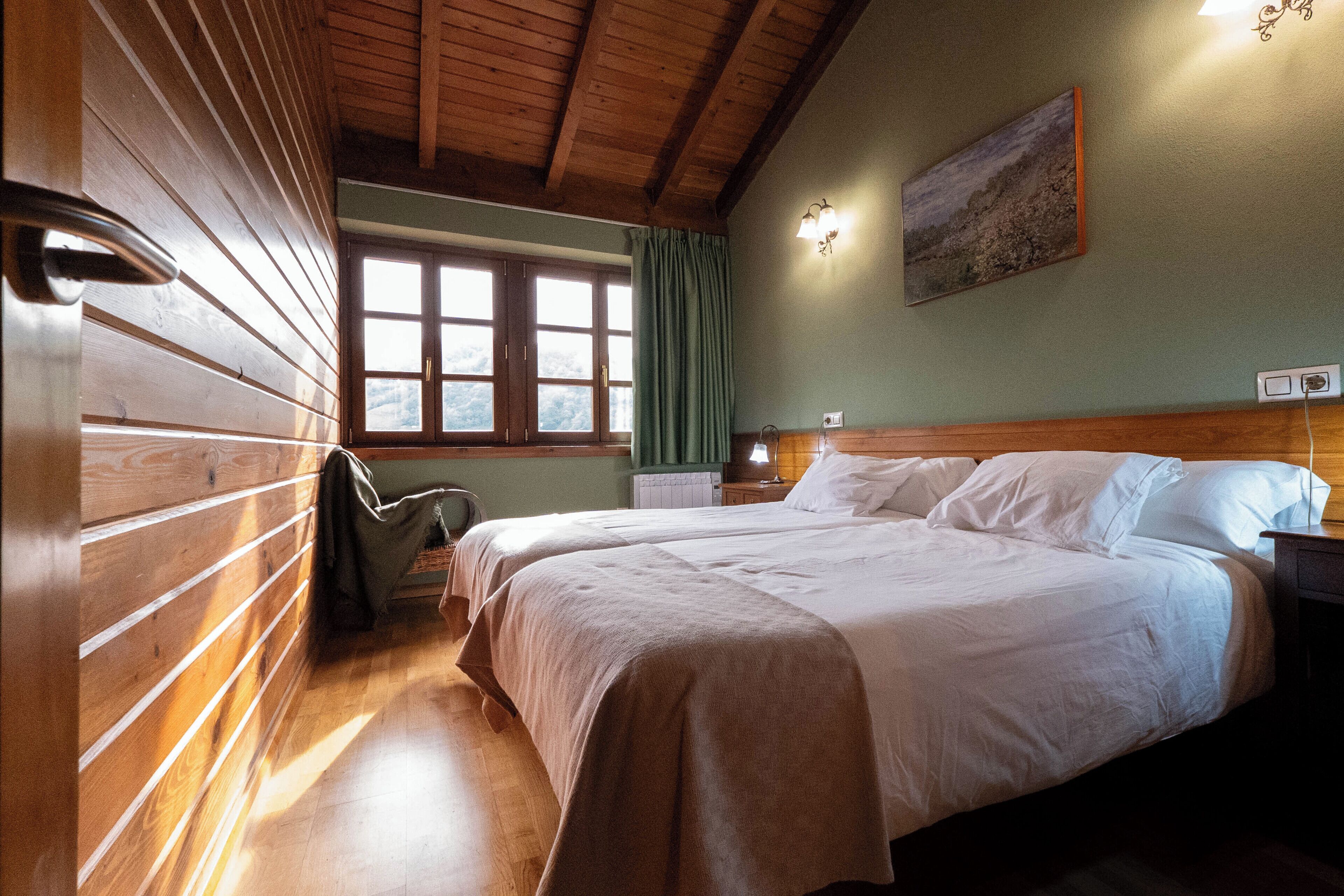 2 chambres, fer et planche à repasser, lit parapluie, Wi-Fi gratuit