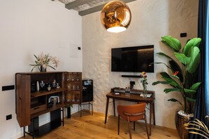 Luxury-Doppelzimmer | Zimmersafe, Schreibtisch, laptopgeeigneter Arbeitsplatz