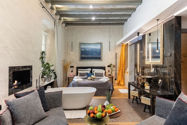 Superior Double Room | In-room safe, desk, laptop workspace, blackout drapes