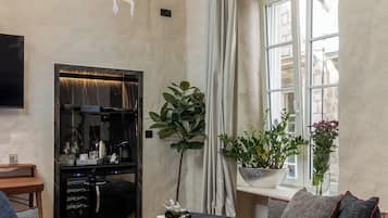 Superior Double Room | In-room safe, desk, laptop workspace, blackout drapes