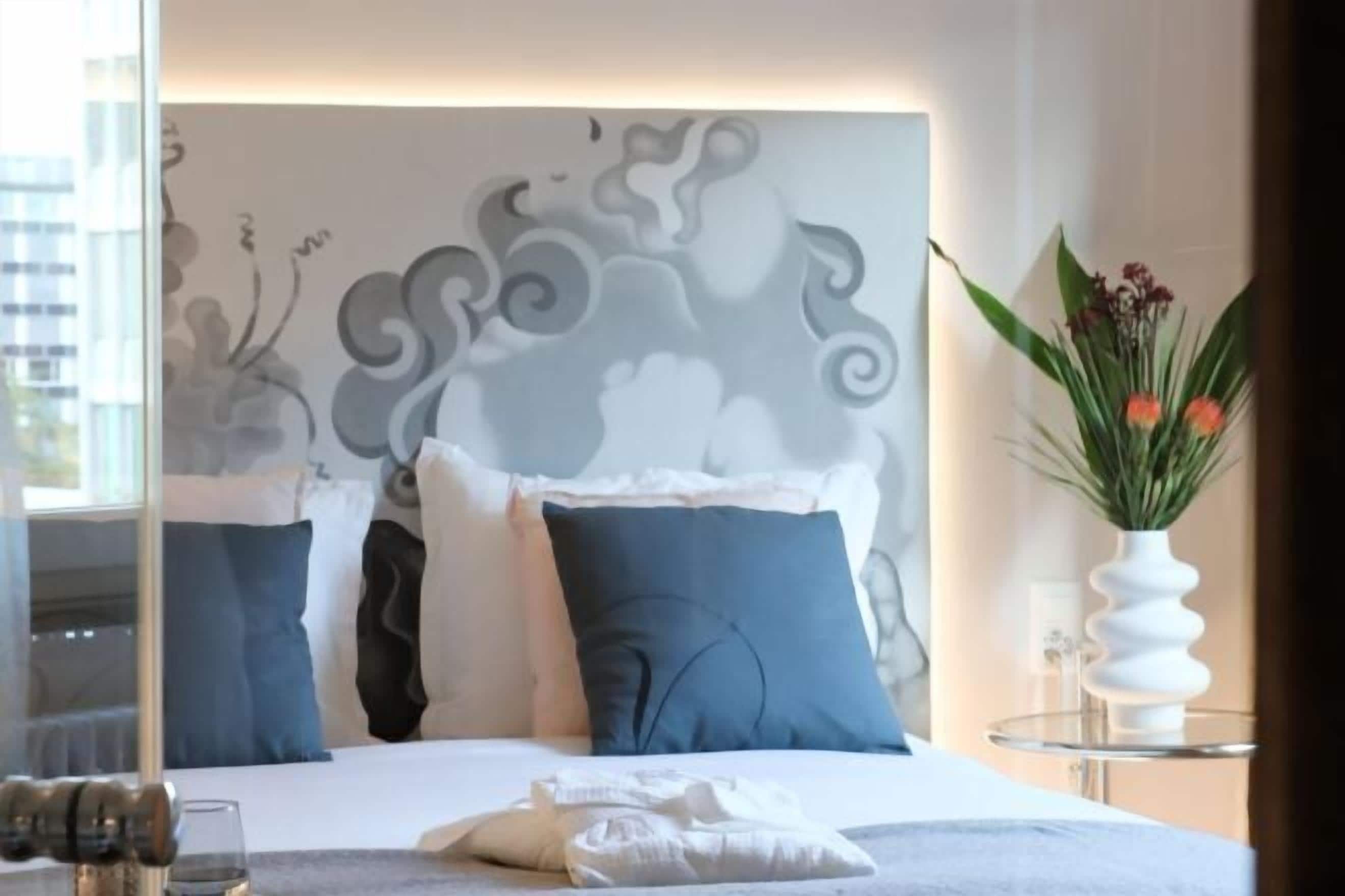 Arbetsyta för laptop, strykjärn/strykbräda, gratis wi-fi och sängkläder