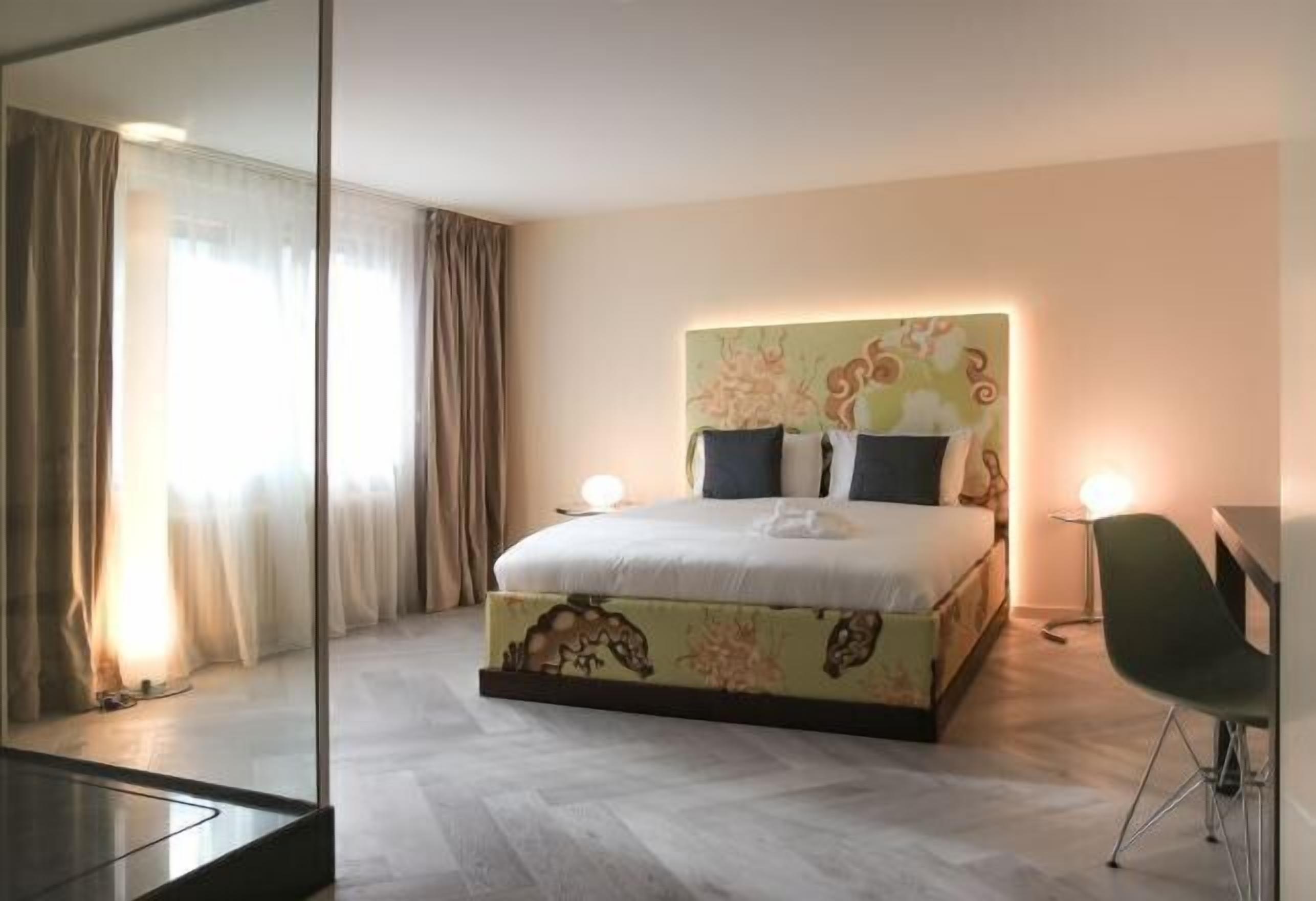 Arbetsyta för laptop, strykjärn/strykbräda, gratis wi-fi och sängkläder