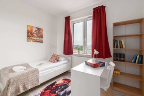 2 室のベッドルーム、アイロン / アイロン台、WiFi、ベッドシーツ