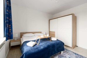2 bedrooms, iron/ironing board, WiFi, bed sheets - Two Bedroom Apartment | Balcony | Parking. (Poznan)