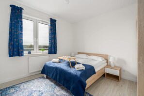 2 bedrooms, iron/ironing board, WiFi, bed sheets