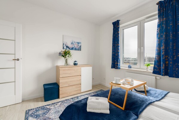 2 bedrooms, iron/ironing board, WiFi, bed sheets