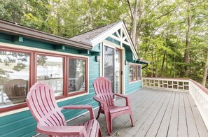 Terrace/patio - Magical lakefront treehouse, minutes to downtown (Northwest Ithaca)