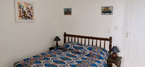 2 bedrooms, WiFi, bed sheets