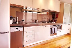 Fridge, microwave, oven, stovetop