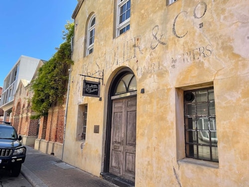 Located in the heart of the West End of Fremantle amongst vibrant cafes and bars