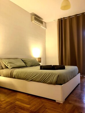 2 chambres, fer et planche à repasser, Wi-Fi gratuit, draps fournis