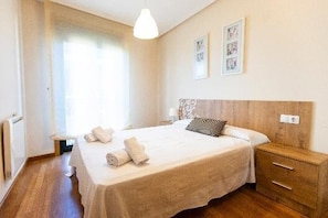 2 bedrooms, iron/ironing board