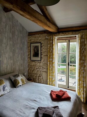 3 slaapkamers, een bureau, een strijkplank/strijkijzer, gratis wifi