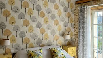 3 slaapkamers, een bureau, een strijkplank/strijkijzer, gratis wifi