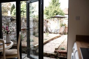 Interior - Braybrooke Cottage, cosy, comfortable cottage, close to town centre & Audley End (Saffron Walden)