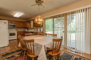 Dining - Alpine Greens – Spacious Retreat on Lake Arrowhead Golf Course, Just 4 Miles from Sand Valley! (Nekoosa)