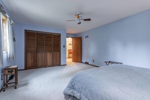 3 bedrooms, free WiFi, bed sheets